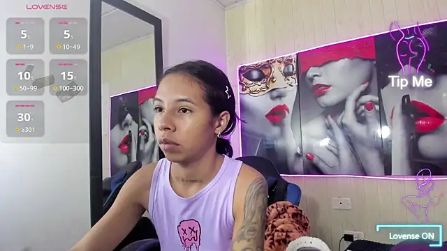 Snapshot of Miss_sparkle00 chatting on 02-13-26, 07:54 Miss sparkle00 online show from 02-13-26, 07:54