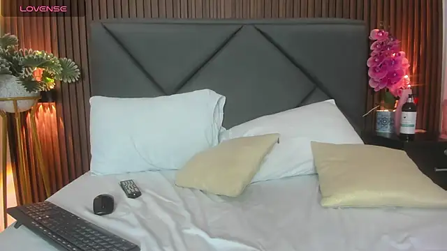 emmily taylor  online show from 03-08-25, 10:02