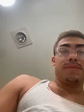 Snapshot of Daddywick chatting on 11-10-25, 12:37 Daddywick online show from 11-10-25, 12:37