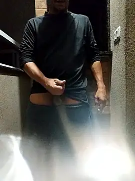 Snapshot of Santanacumxplod chatting on 02-27-26, 02:33 Santanacumxplod online show from 02-27-26, 02:33