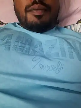 Snapshot of Chennaibull15 chatting on 10-25-25, 02:46 Chennaibull15 online show from 10-25-25, 02:46