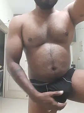 Snapshot of Chennaibull15 chatting on 12-14-25, 05:51 Chennaibull15 online show from 12-14-25, 05:51