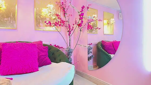 Snapshot of scarlette69 chatting on 02-16-26, 08:05 scarlette69 online show from 02-16-26, 08:05