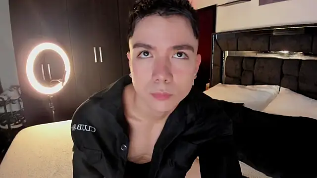 Snapshot of alanblack1 chatting on 03-02-26, 01:18 alanblack1 online show from 03-02-26, 01:18