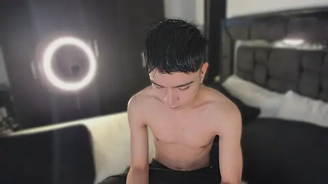 Snapshot of alanblack1 chatting on 03-13-26, 01:07 alanblack1 online show from 03-13-26, 01:07