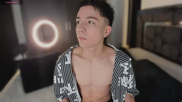 Snapshot of alanblack1 chatting on 03-16-26, 01:15 alanblack1 online show from 03-16-26, 01:15