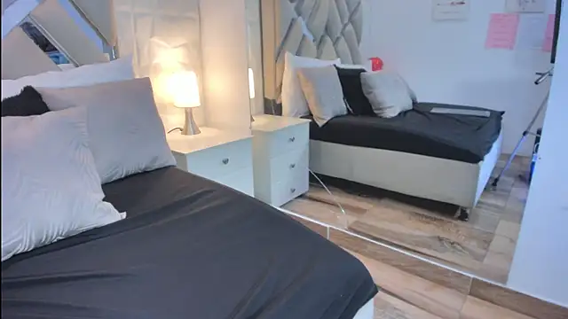 raquell moore online show from 03-18-26, 12:19