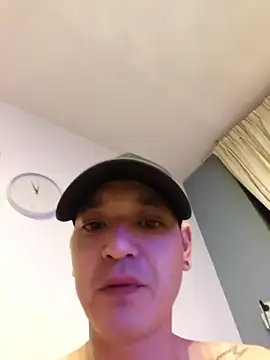 Thomaszz3 online show from 12-23-25, 12:08