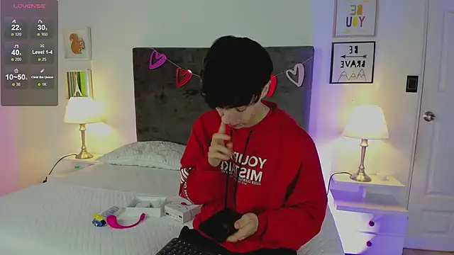 ethan and ava online show from 02-28-25, 01:36