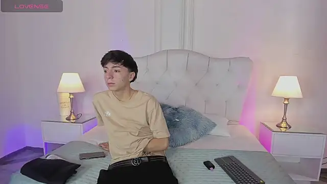 ethan and ava online show from 03-19-25, 02:02