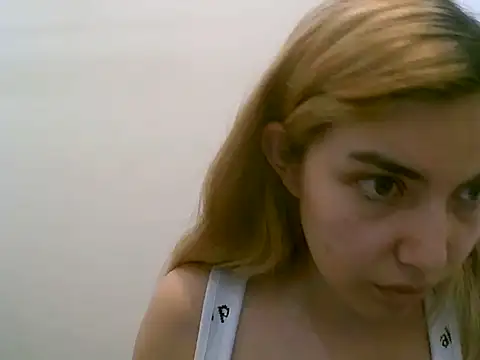 VittoriaTaylor online show from 09-20-25, 08:43