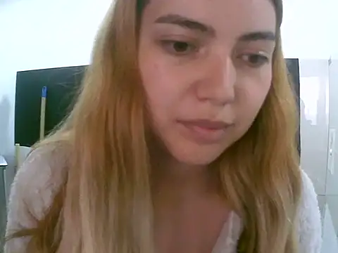 VittoriaTaylor online show from 11-24-25, 09:36