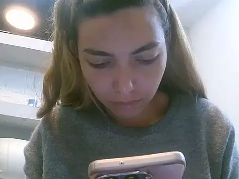 Snapshot of VittoriaTaylor chatting on 02-12-26, 12:44 VittoriaTaylor online show from 02-12-26, 12:44