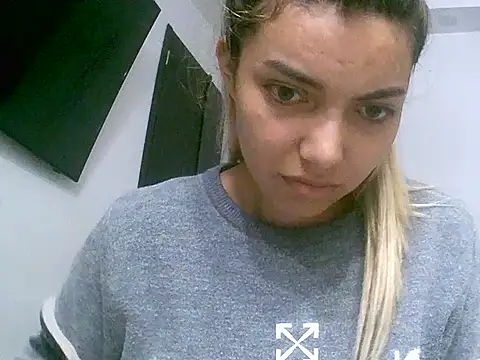 VittoriaTaylor online show from 02-15-26, 11:56