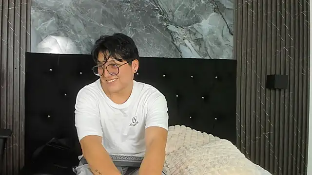 vanilla hot online show from 03-05-25, 01:17