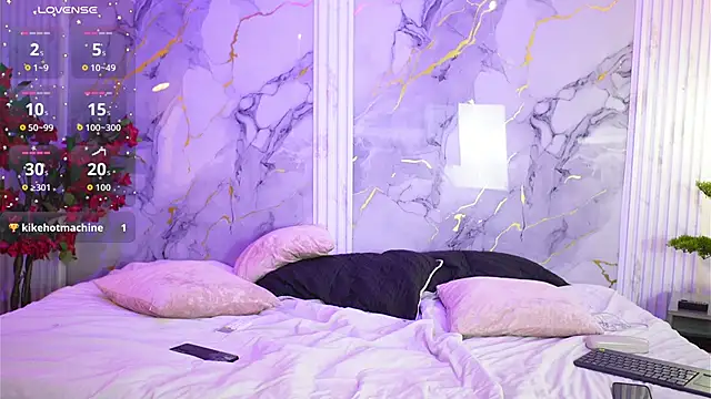 vanilla hot online show from 09-24-25, 07:39