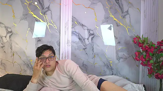 vanilla hot online show from 10-23-25, 01:43