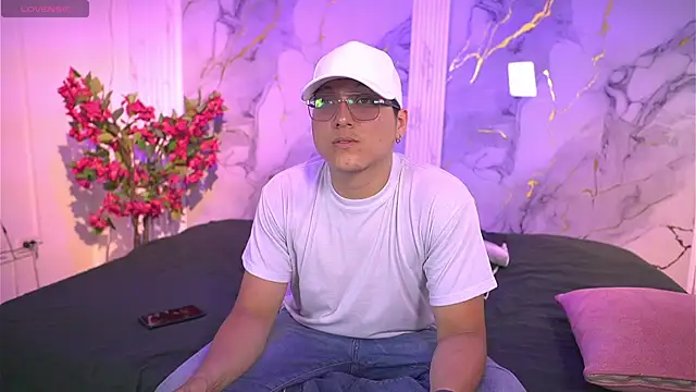 vanilla hot online show from 12-15-25, 07:29