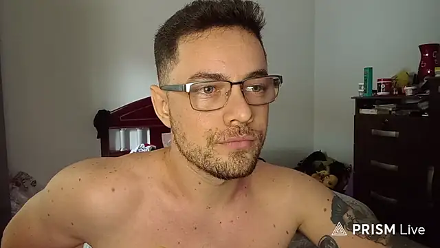 Snapshot of Dyllan__ chatting on 05-22-26, 01:50 Dyllan online show from 05-22-26, 01:50