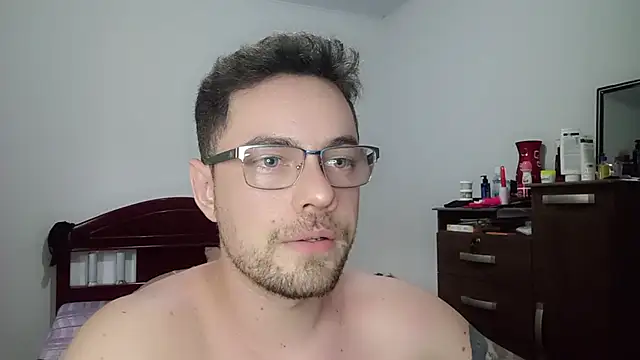 Snapshot of Dyllan__ chatting on 06-04-26, 07:09 Dyllan online show from 06-04-26, 07:09