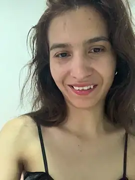 Snapshot of Bella_still chatting on 12-20-25, 01:29 Bella still online show from 12-20-25, 01:29