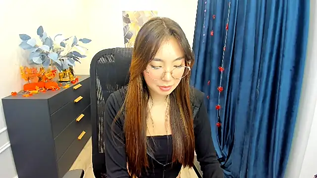 AnnaReyla online show from 11-02-25, 11:45