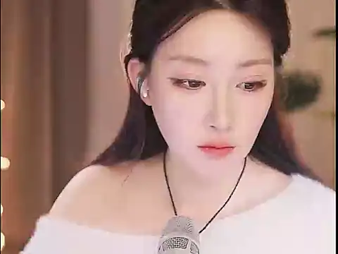 Dou-Dou-er online show from 03-04-25, 04:52