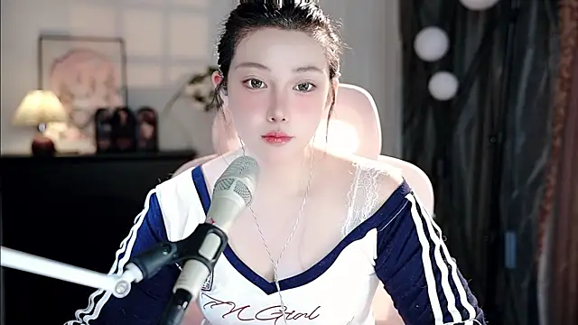 Dou-Dou-er online show from 09-24-25, 11:57