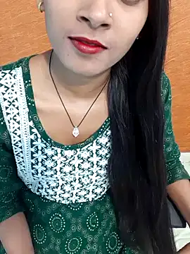 Snapshot of Divya-2007 chatting on 01-25-25, 05:30 Divya-2007 online show from 01-25-25, 05:30