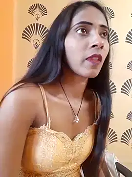 Snapshot of Divya-2007 chatting on 02-18-25, 09:43 Divya-2007 online show from 02-18-25, 09:43