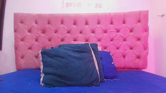 Auroraa miller online show from 09-11-25, 11:54