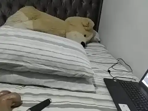 Snapshot of Chandy012 chatting on 10-02-25, 10:17 Chandy012 online show from 10-02-25, 10:17