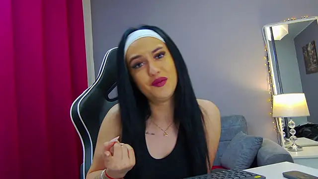 Eva Lovvia  online show from 02-17-25, 08:47