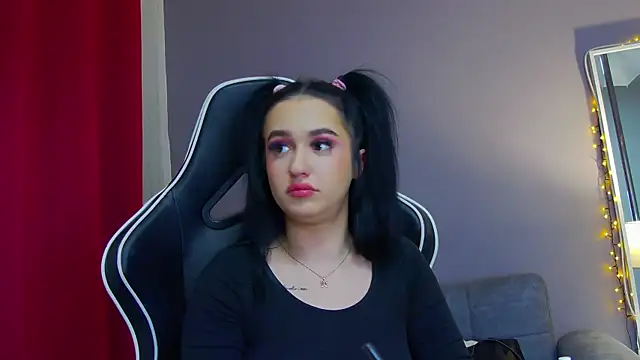 Eva Lovvia  online show from 02-19-25, 11:04