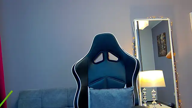 Eva Lovvia  online show from 03-07-25, 04:46