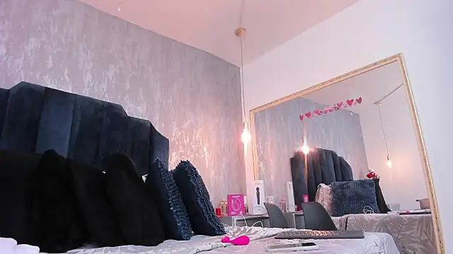 Isis ariany  online show from 09-09-25, 12:26