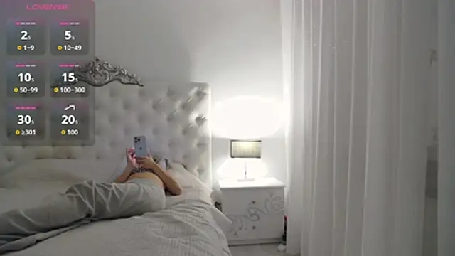 Snapshot of AlysiaBright chatting on 02-26-26, 05:01 AlysiaBright online show from 02-26-26, 05:01