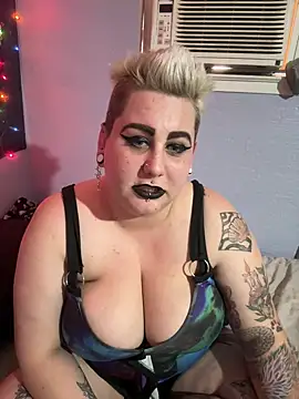 Snapshot of MistressMizfit chatting on 01-21-25, 09:04 MistressMizfit online show from 01-21-25, 09:04