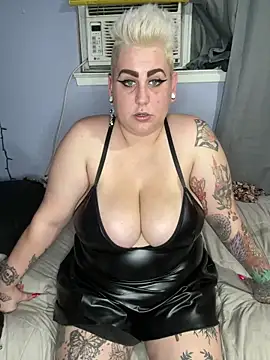 Snapshot of MistressMizfit chatting on 02-04-25, 01:45 MistressMizfit online show from 02-04-25, 01:45