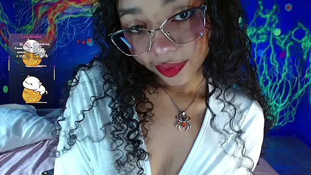 Snapshot of lucie_petite chatting on 11-09-25, 06:50 lucie petite online show from 11-09-25, 06:50