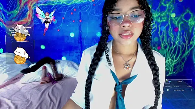 Snapshot of lucie_petite chatting on 11-16-25, 06:35 lucie petite online show from 11-16-25, 06:35