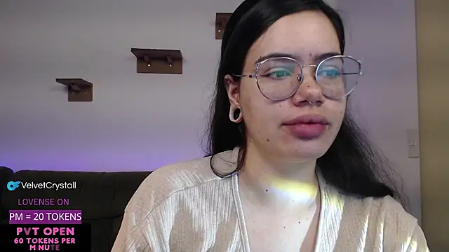 crystalll room online show from 11-08-25, 04:12