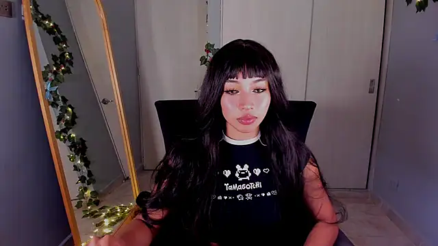 Snapshot of Curly915 chatting on 09-16-25, 01:06 Curly915 online show from 09-16-25, 01:06