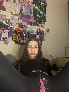 Snapshot of mollyEXD chatting on 03-01-25, 06:43 mollyEXD online show from 03-01-25, 06:43