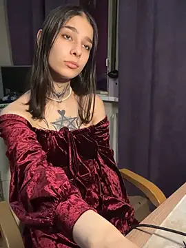 Snapshot of mollyEXD chatting on 11-25-25, 06:52 mollyEXD online show from 11-25-25, 06:52