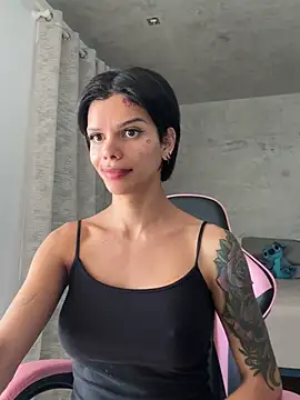 Snapshot of Rosariolovex chatting on 01-31-25, 12:18 Rosariolovex online show from 01-31-25, 12:18