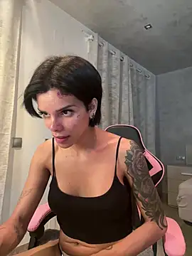 Snapshot of Rosariolovex chatting on 02-01-25, 09:29 Rosariolovex online show from 02-01-25, 09:29