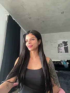 Snapshot of Rosariolovex chatting on 02-18-25, 01:44 Rosariolovex online show from 02-18-25, 01:44