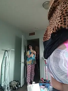 Snapshot of minsushimei chatting on 03-13-25, 12:05 minsushimei online show from 03-13-25, 12:05