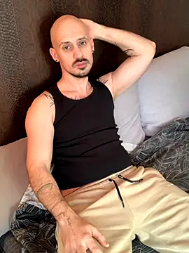 AssHunter4k online show from 11-16-25, 08:20